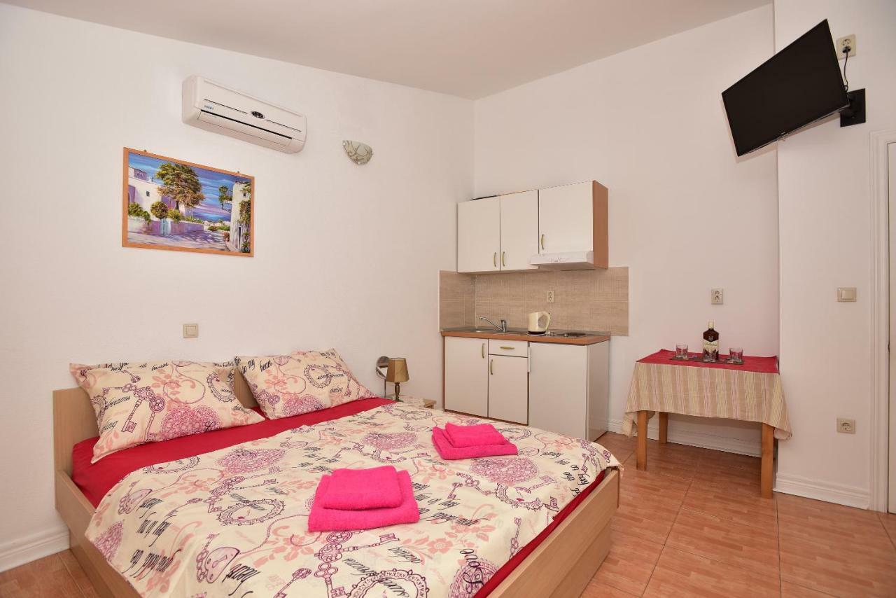 Studio Apartments Antonio Makarska Exterior foto