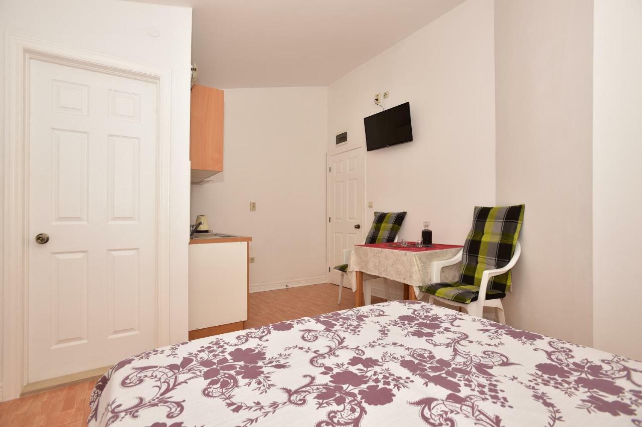 Studio Apartments Antonio Makarska Exterior foto
