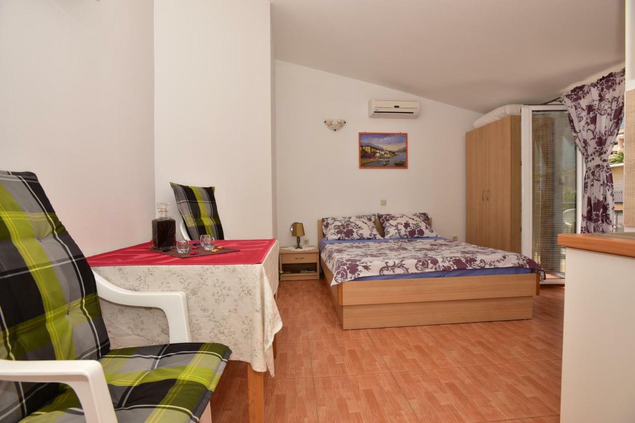 Studio Apartments Antonio Makarska Exterior foto
