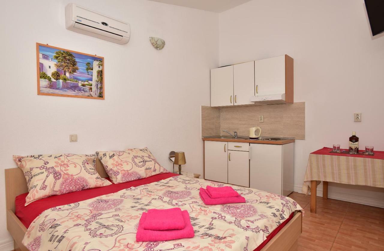 Studio Apartments Antonio Makarska Exterior foto
